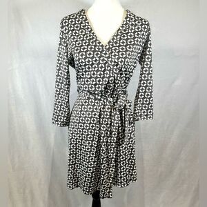 Gray and white geometric print true wrap dress size small